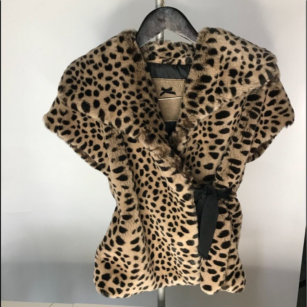 Monalissa faux fur vest✨RARE